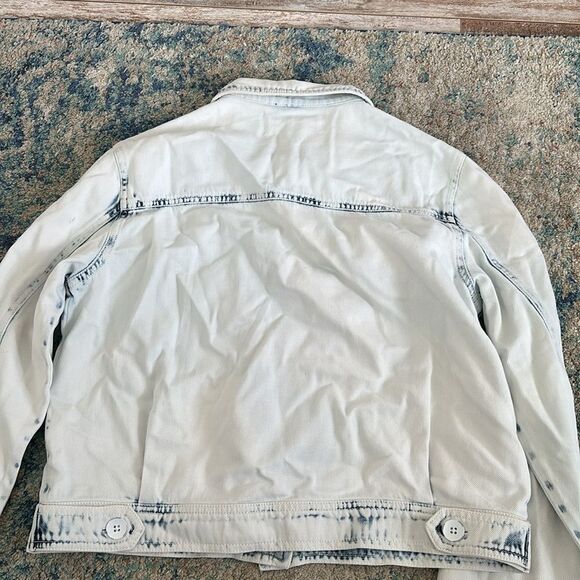 NWOT Cloth & Stone Chambray Acid Wash Denim Jacket Womens Button Up Blue Jean - Picture 6 of 6